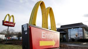 Locations this year with restaurants in walmart stores making up over half of the closures. Coronavirus News Mcdonald S Closes Dining Rooms Amid Covid 19 Wtsp Com