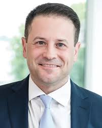 Sean Randall's Instagram, Twitter & Facebook