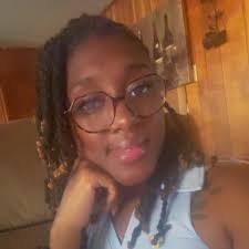 Are there any dry cleaners in Holly Springs, Mississippi?