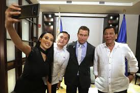Check spelling or type a new query. Manila Bulletin News On Twitter Look President Duterte Poses For A Selfie With Presidential Communications Asec Mocha Uson Hollywood Actor And Producer Stephen Baldwin And Sap Bong Go During A Courtesy Call