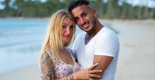 En effet, à l'occasion de la saint valentin, aurélie dotremont et julien bert sont apparus très nostalgiques sur les réseaux sociaux. Les Anges 11 Vivian Et Beverly En Froid Avec Aurelie Et Julien Guirado