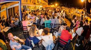 Ischia Porto, ressa e violenze: stretta sulla movida, vietati musica e balli