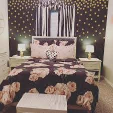 Black And Pink Roses Bedding Pin On College Apartment Dorm Ideas