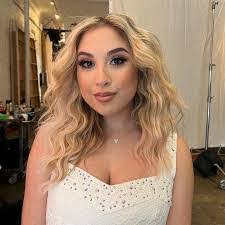 Carrie Randazzo's Instagram, Twitter & Facebook