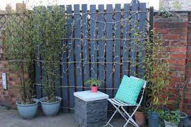 How to make a wooden garden screen. Diy Rustic Garden Screen Kezzabeth Diy Renovation Blog