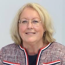 Danielle Thurlow's Instagram, Twitter & Facebook