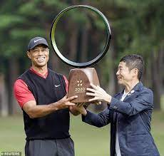 Tiger Woods Makes History By Winning The Most Pga Tour Events Daily Mail Online