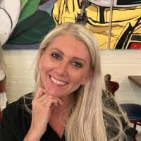 Lesley Prewitt's Instagram, Twitter & Facebook