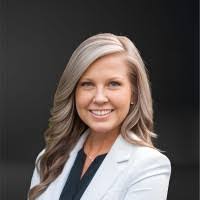 Laura Washburn's Instagram, Twitter & Facebook