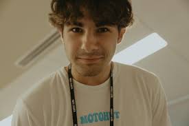 MotoHut Productions (@motohutprod) • Instagram photos and videos