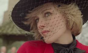 É um poema', diz Kristen Stewart sobre Lady Di comer pérolas em 'Spencer'