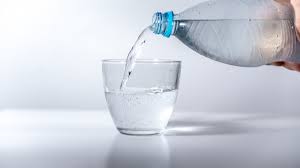 Malah, meminum air masak semasa perut kosong juga dapat meningkatkan metabolisma badan untuk menyerap nutrisi serta membantu sistem pencernaan yang baik. Inilah 8 Manfaat Air Hidrogen Untuk Kesehatan Anda