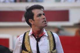 Cuenta oficial del matador de toros arturo macías. Crowd Boos As Matador Kills Bull After Animal Gored Bullfighter In Neck Pet Rescue Report