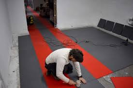 Industriefußböden aus pvc fliesen sind hingegen speziell auf. Baubedarf Vario24 Pvc Bodenfliese 1 M Industrieboden Bodenbelag 4fliesen Extrem Belastbar Nicht Die Light Version Garagenboden Leder Dunkelgrau Baumarkt Luxdental Si