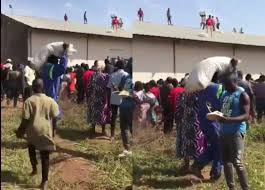Jun 14, 2021 · the infection numbers began plateauing in early june. Residents Of Jos Loot Covid 19 Palliatives Video Naija News