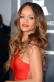 La couleur caramel illumine les cheveux chataîns avec sa brillance naturelle. Cheveux Couleur Caramel Meches Blondes Et Caramel Ou Coloration