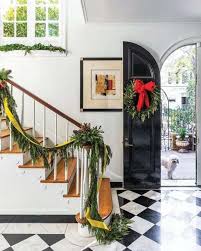 25 Traditional Christmas Inspirations And Last Minute Gift Ideas The Glam Pad Festive Holiday Decor Classic Christmas Decorations Christmas Inspiration