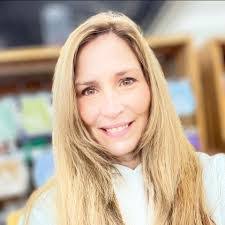 Randi Bryant's Instagram, Twitter & Facebook