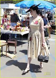 Dita Von Teese Flea Market With A Friend Dita Von Teese Farmers Market 02 Photo Dita Von Teese Style Dita Von Teese Dita Von