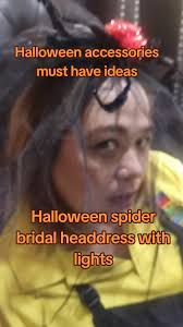How to Style Spiderweb Head Peace in Dress to Impress