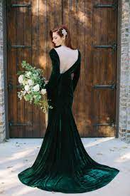 Elegant Emerald Gold Wedding Inspiration Knotsvilla Wedding Ideas Canada Wedding Blog Green Wedding Dresses Velvet Wedding Dress Gold Wedding Dress