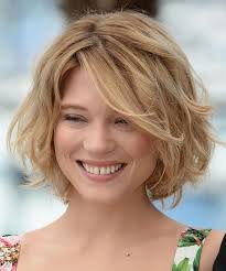 Ever Beautiful Wind Blown Short Layered Hairstyles 2018 Thick Wavy Hair Wavy Haircuts Short Wavy Hairstyles For Women