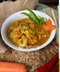 Bubbor paddas, atau bubur pedas, merupakan salah satu makanan khas dari kota sambas|, kalimantan barat. Datuk Chef Wan Dan Hafiz Suip Masak Bubur Pedas Dan Kuih Bongkol Sarawak