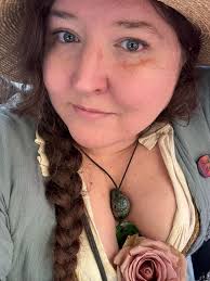 Those of you who wear Fedora type hats for in hand/LR, how are you keeping  them