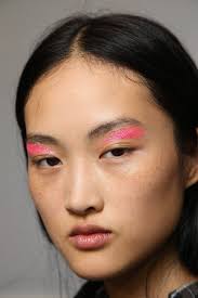 Paris Fashion Week S 10 Coolest Beauty Looks Makeup Looks Eye Makeup Editorial Makeup