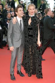 Sara pagliaroli was on hand to support boyfriend lance stroll as he participated in the bahrain grand prix on saturday afternoon. Sienna Miller Style Fashionmommy S Blog