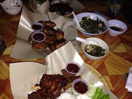 Ya cuma alam wisata cimahi di awc tentunya ada tempat makan yang bernuansa sunda kental, yaitu lesehan yang berbentuk saung. 30 Tempat Makan Menarik Di Kuching Sarawak 2021 Saji My