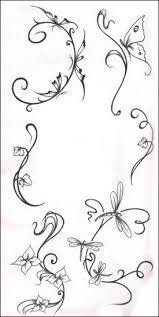 La maggior parte delle varietà di questo fiore cresce nell'acqua degli stagni e dei ruscelli, il che offre loro un aspetto sovrannaturale e li carica di un misticismo da cerimonia religiosa. Arte Decorativo Disegni Tatuaggi Con Fiori