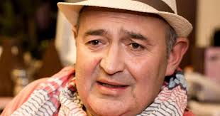 Gesztesi az egyik legismertebb magyar szinkronszínész. Gesztesi Karoly Pontosan Emlekszik Mit Csinalt A Csernobili Atomrobbanaskor Exkluziv Interju Femcafe