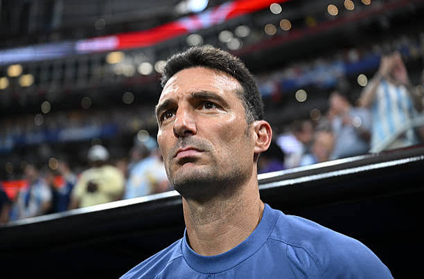 Từ kẻ đóng thế, Lionel Scaloni chờ bước vào ngôi đền huyền thoại