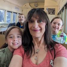 What research supports the use of electronic hall passes to the nurse?