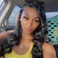 Alexis Akins's Instagram, Twitter & Facebook