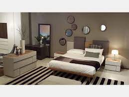Camera da letto matrimoniale in stile rinascimento di fattura artigianale primi anni 20 in noce massello venduta da ottone rosai, in ottime condizioni, composta da letto rinnovo esposizione cucine. Camere Da Letto Sconti Online 40 50 60