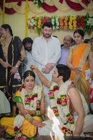 Celebrity Actor Ganesh Venkatram And Nisha Krishnan Wedding In 2020 Wedding Couple Poses Photography Celebrity Weddings Wedding Photos Poses