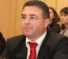 EMRAT, 140 PRONARET QE NDAJNE 1.8 MILIONE USD