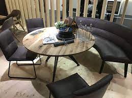 Decoration fenetre en saillie 50 inspirations pour l interieur. Dining Rooms With Banquette Seating Embracing Diversity Dining Table With Bench Curved Banquette Dining Set With Bench