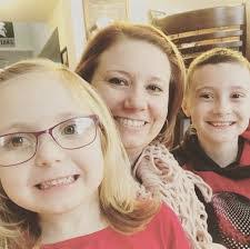 Melissa Munch's Instagram, Twitter & Facebook