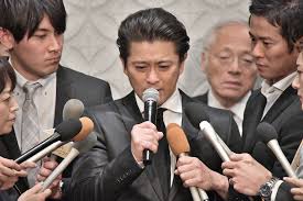 (an obvious spoof of pathé) when he does, however. Pop Star Tatsuya Yamaguchi To Take Hard Look At Himself As He Apologizes For Forcibly Kissing Teen The Japan Times