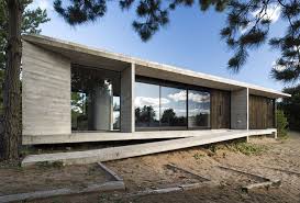 Coast modern is an american indie pop duo based in los angeles, california, known for their 2015 single hollow life. the duo consists of luke atlas and coleman trapp. Ecuestre House Luciano Kruk Architecture Flat Roof House House Design