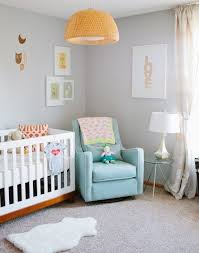 Baby Kinderzimmer Dekorieren Sanfte Pastellfarben Und Warme Farbtone Baby Kinderzimmer Kinderzimmer Und Babyzimmer Dekor