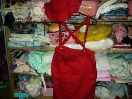 おむつ女装 赤のスカート＆帽子付 OP製 可愛いな 吊りはボタン留めて取れ ウエストはゴム/100ｃｍ可能 裾ヒラヒラ 布地厚い 手作り |  criticismo.com