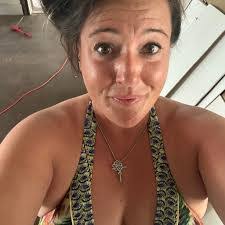 Tessa Vickers's Instagram, Twitter & Facebook