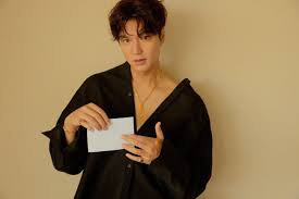 Diadaptasi dari novel karya min ji lee dengan judul serupa, pachinko merupakan drama lee min ho terbaru yang kabarnya akan rilis pada tahun 2021 ini di platform streaming apple tv. Boys Over Flowers Star Lee Min Ho What His Next Project Is Film Daily