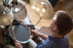 How To Become A Session Musician: The Skills & Experience You Need