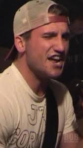 ★ Si tu veux plaire ★, Toune de bière avait été jouée par Bob Bissonnette  au Jobstock en 2005… soit 5 ans avant la sortie son 1er album.,  #bobbissonnette