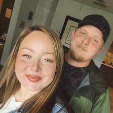 Who can take prom pictures in Tullahoma